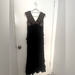 Nude and black dress (Size: 6P)